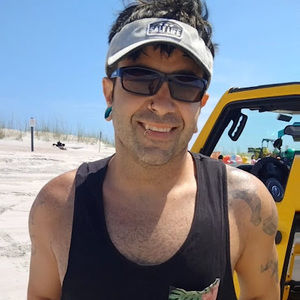 Meet your Posher, Carlos